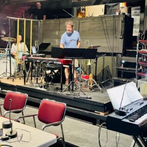 Directrice musicale, répétition des Belles Soeurs de Michel Tremblay, version acadienne, 2022